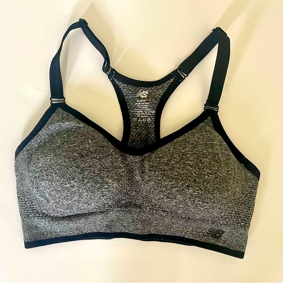 🆕 [New Balance] Gray Seamless Padded Sports Bra Sz: S 🤍 - Picture 2 of 7